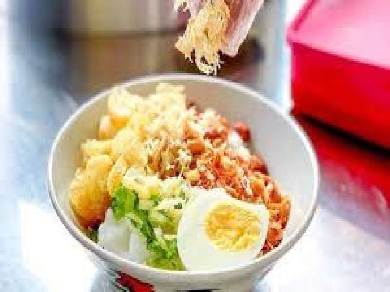 Bubur Ayam: Sarapan Legendaris yang Menyegarkan